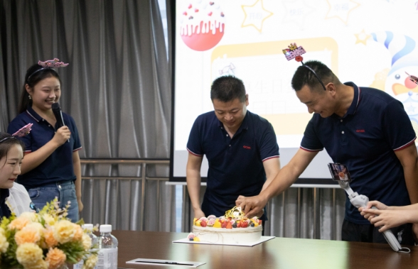 mg冰球突破奢华版(试玩)官方网站